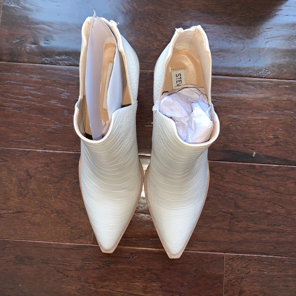 Steve Madden Camryn Bootie 8.5 - Picture 2 of 6